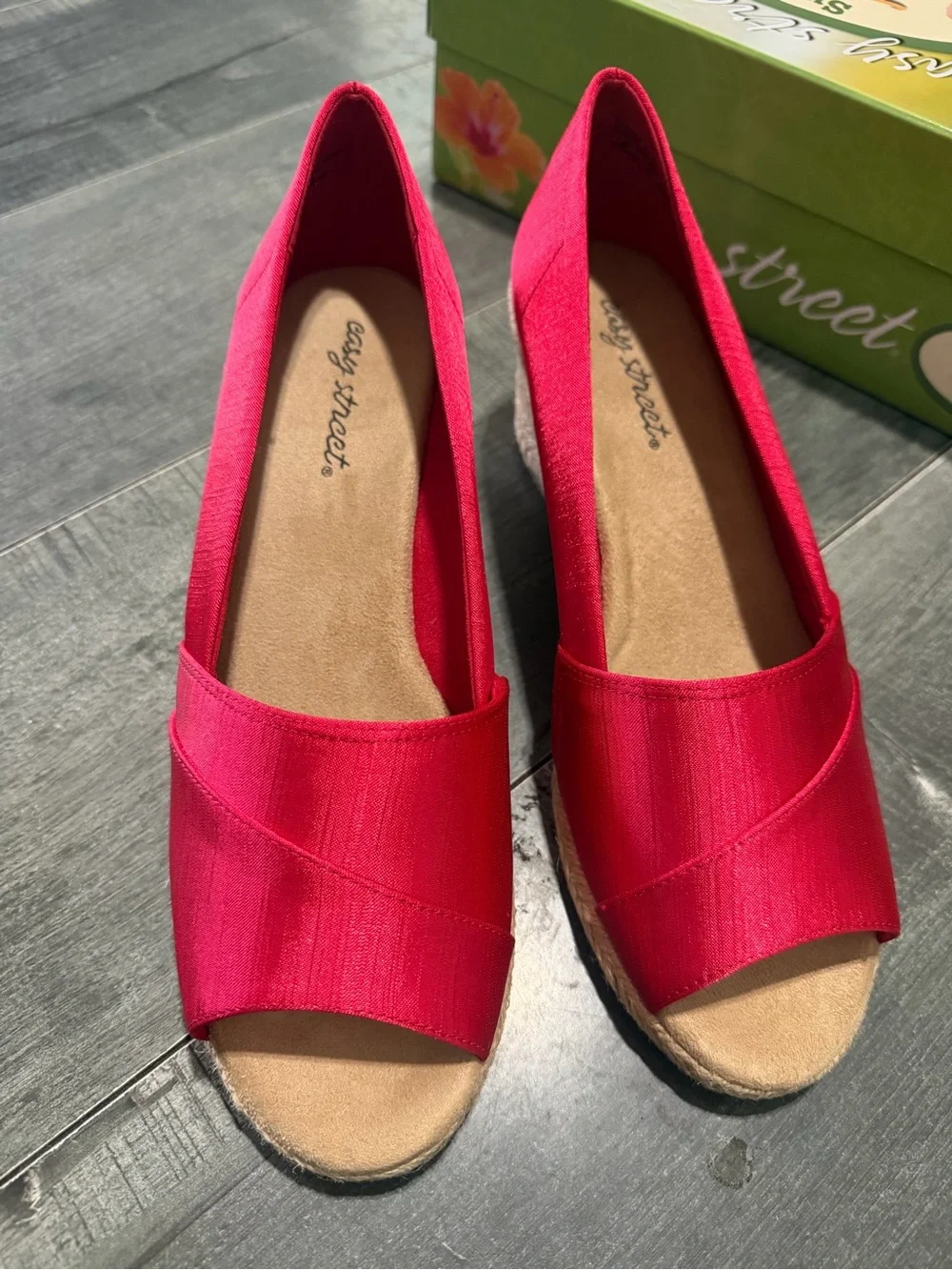 Easy Street Women's Jasper SuperFlex Espadrille Sandals-Red Thai Silk 8.5M NWB
